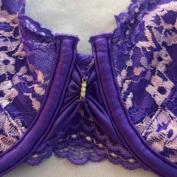 VS Unlined Demi 34D - Picture 3 of 4